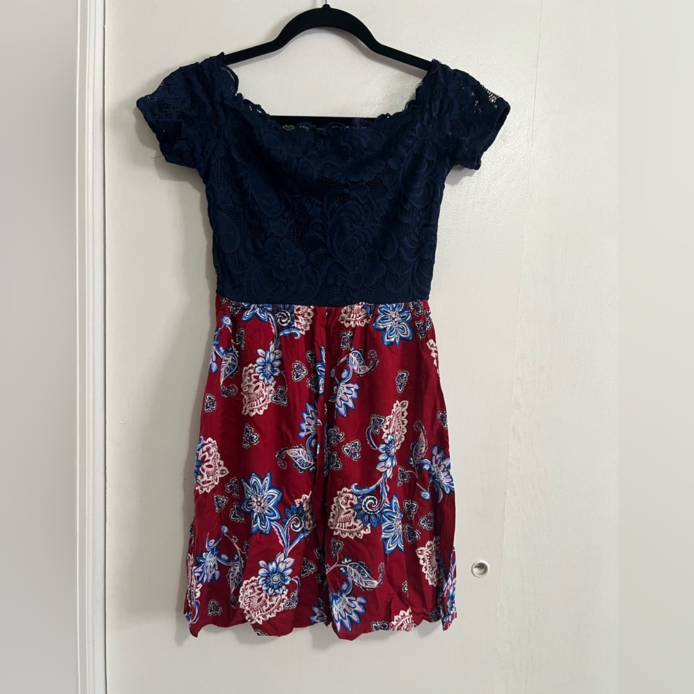 City studio juniors size 3 Floral Lace Dress - Navy and Red mini